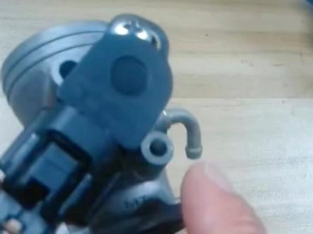 分享摩托车技师之家程老师讲解电喷摩托车节气门复位,ecu初始化的概念,和T3用什么解决的视频资料。关注加收藏,以后可能设置成粉丝权限,害怕同乡镇的同行老板看到影响自己赚钱。干货满满,不容错过。#摩托车修理 #电喷维修 #技术分享 #高性能实用工具 #同行懂同行