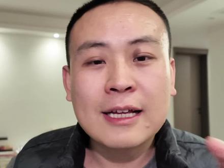 #Obsidian #Ai #第二大脑#职场干货 #ai工作流
保姆教程|Obsidian+AI配置新人教程 效率翻300%
告别对话屎山,长期主义者使用AI的正确方式,给你配置AI第二大脑