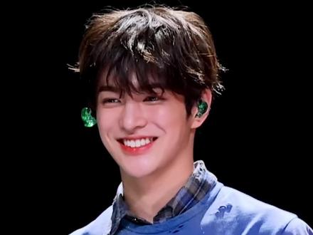 上天入地,再也找不到像安乾镐这么可爱的了。
渐渐的生日视频终于剪完了,0214,情人节男孩。
#安乾镐 #安乾镐生日快乐 #安乾镐0214生日快乐 #cortis #keonho