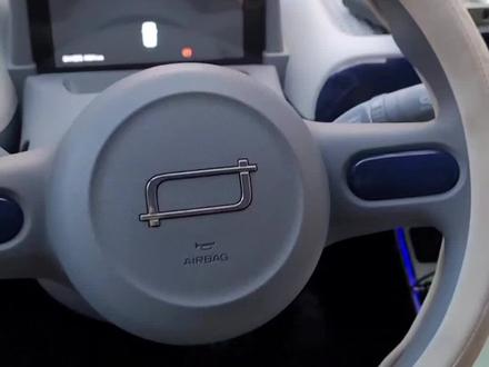 #奔腾小马 #奔腾小马来自一汽 #车载好物 奔腾小马也是有小电瓶的,注意不要让它亏电,长期停放我们需要打开钥匙门让小电瓶自己充电哈。