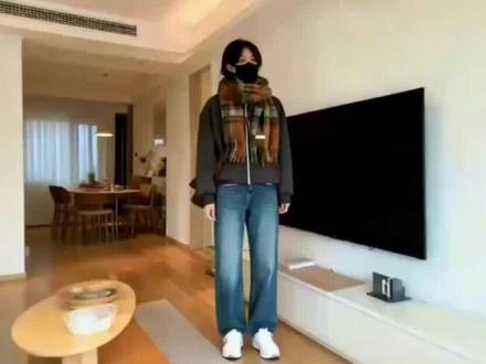 把屏幕踩下去教程来了#剪辑教程 #踩屏幕 #把屏幕踩下去 #雨过后的风景#关键帧教程