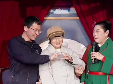 以为是天造地设的顶配良缘,结果是一场闹剧,果然,出门在外身份是自己给的。