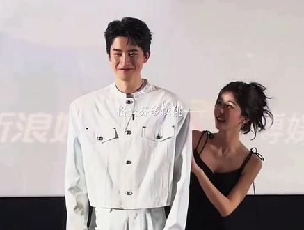 我不行了“小舅子”你上大分啊这个家没你不行啊!
窝腰咽牌这梗是这么来的🍍🦅你俩🫘的火花天天续吧!
视频素材来源于网络见水印
#瑞思白 #白鹿敖瑞鹏 #一脚把我踹进内娱的人 #绝配 #俊男靓女 @抖音小助手