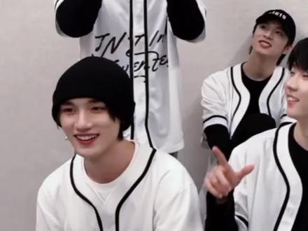 这手势舞你就学吧,一学一个不吱声#严浩翔