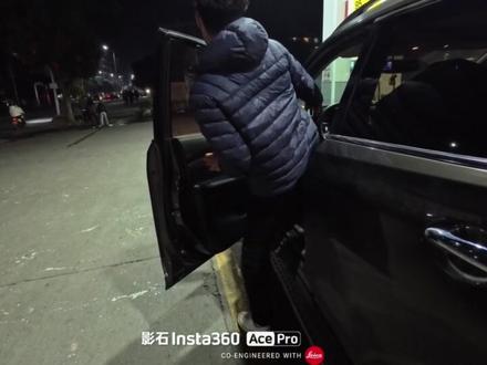 和兄弟一起复刻《飞驰人生3》神级转场#飞驰3车门转场夯爆了 #飞驰人生3 #飞驰人生转场 #影石新春大赏 #acepro运动相机