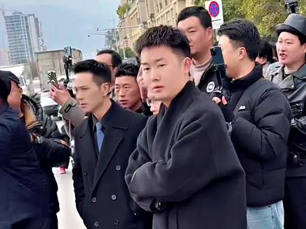 索图和小眼妹终于同框#索图海莉 #认干亲 #小眼妹 #海莉夫妇 #索图