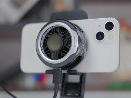 35W暴力降温+DIY屏幕+RGB机身:黑鲨6Pro散热器 黑鲨6Pro散热器在内部核心的制冷能力以及外在使用体验上都有较大的升级和优化,而且像是自定义屏显,AI温控,RGB这些部分也兼顾到了,更加个性、炫酷和安全。#黑鲨6Pro #黑鲨 #手机散热器 #数码科技 #手机游戏