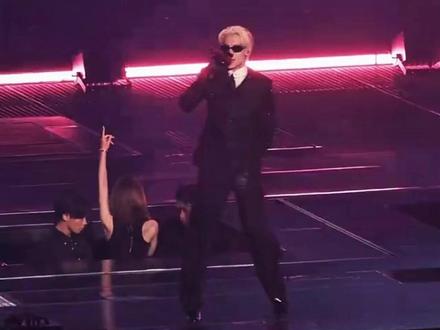 王鹤棣澳门演唱会双向炸场!
惊喜嘉宾赵露思空降同台#歌曲放火一只白羊 #王鹤棣演唱会 #王鹤棣赵露思