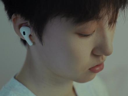 夏夜饮茶,友至不论早晚 #剧情 #霸王茶姬轻因茶 #霸王茶姬咖啡因少一半 #霸王茶姬更低咖啡因