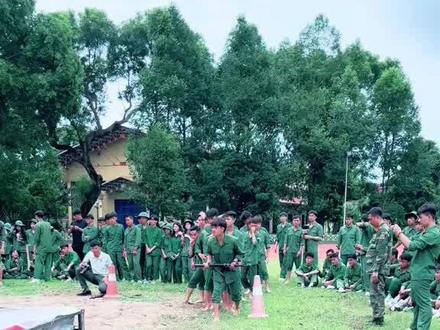 越南学生军训项目,为什么都光脚?#越南