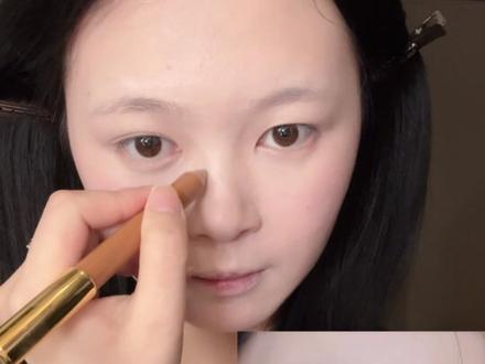 姜姜姐的妆教对普通人太友好啦🧏🏻♀️好上手又好看 姜乘澜的这个韩系水光妆真的绝了!日常又清透,我宣布这是我近期最爱的520妆容~大家都去学姜姜姐的妆教呀!@姜乘澜
#创作者中心 #创作灵感 #美妆百万新星计划 #姜乘澜 #化妆跟练