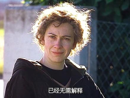 她躲在简陋公寓里,一边讨好邻居,一边暗中布局,所有人都不知道,她在等一个时机#创作年终讲 #青年创作者成长计划 #影视解说