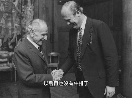 波普尔被推翻是谎言?哲学界最被误解的批评 全网都在传“波普尔被匹兹堡学派推翻了”?大错特错!其实就像非欧几何没有推翻欧氏几何,奎因、塞拉斯等人只是换掉了波普尔理论里的“平行公理”,扩展了哲学认知的空间,而非否定可证伪性本身。打破哲学争论的“非黑即白”误区,看懂这期,彻底搞懂波普尔与匹兹堡学派的真实关系!
#波普尔 #哲学 #分析哲学 #可证伪性 #奎因