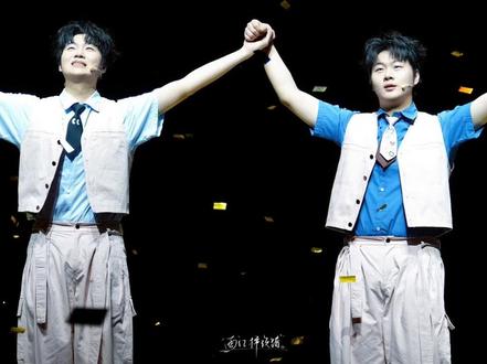 超越玩家MV上线啦🤣爱豆双子星携手帅哥喜剧天团,震撼来袭!Welcome to 超越玩家!#双高胎 #超越玩家
视频出处:📕Purple🍇