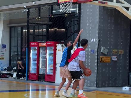 打篮球都穿什么鞋?#篮球#球鞋#实战篮球