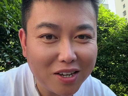 开心也是一天,不开心也是一天。刷到的朋友都是善良心软的人,感谢你们的鼓励,愿你们一生无病无灾,好运常在。#积极乐观正能量 #向阳而生的汪汪 #淋巴瘤