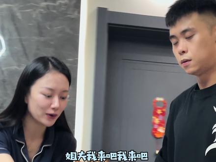 每日小酌增加了新成员,边喝边看“对口相声”谁懂啊哈哈#夜宵 #微醺时刻 #嘉宝莉 #嘉宝莉艺术漆