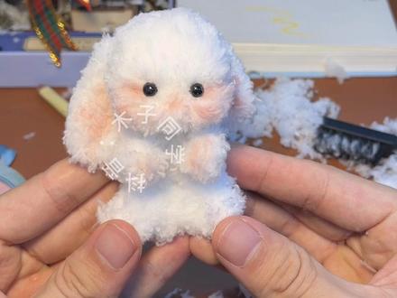 兔子魔法棒:小兔子制作和修毛教程来啦!#魔法棒 #扭扭棒 #礼物 #惊喜