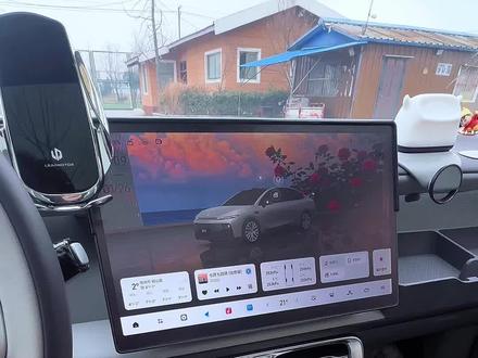 零跑汽车🚘如何设置自定义壁纸?轻松告别大众化#我的零跑生活 #零跑汽车 #车机壁纸