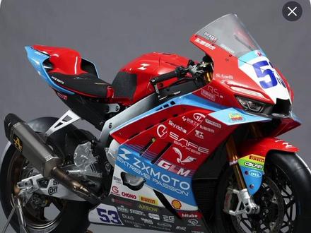 张雪机车WSBK复刻版不到一分钟拍卖出500w!
#张雪机车 #张雪820RR复刻版