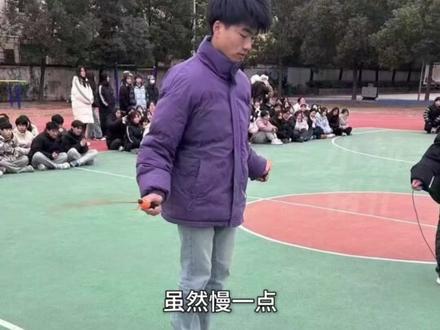 5月5日(发布)河南驻马店,“感觉自己不争气,不能让他们白帮助我。”19岁孤儿因曾经学习不认真愧疚流泪,向曾经帮助他的人道歉。志愿者:他就像蜗牛一样,虽然慢一点总会走向成功。#不一样的中国节气 #中国节气小满篇