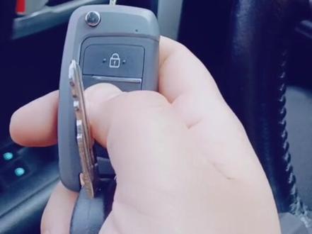 维修匹配视频:雪佛兰科帕奇,增加一把新的折叠遥控钥匙,发动机防启动锁芯片提前做好直接匹配遥控#匹配汽车钥匙