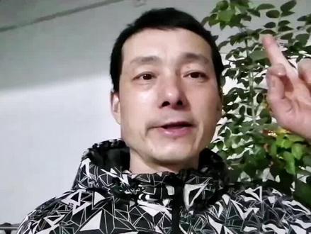 它天天上桌吃饭都不为过,因为它值得#狗是人类最忠诚的朋友 #狗狗的日常 #聪明的狗狗