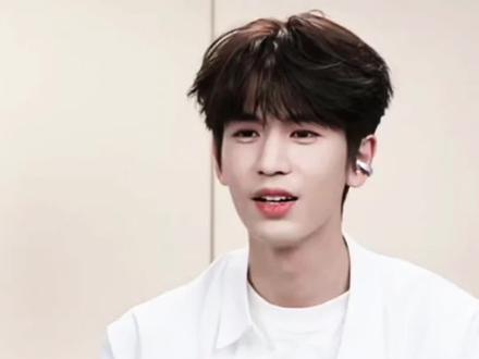 这蛋糕是可以吃的吗😂
#这谁顶得住啊 #张凌赫 #生日蛋糕 #强烈推荐 #何苏叶