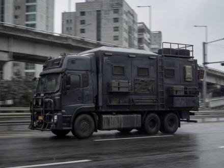 第二集丨危机即将来临,我该开着末日重卡去哪里呢? #末日生存 #末世文 #末世来袭 #末日重卡