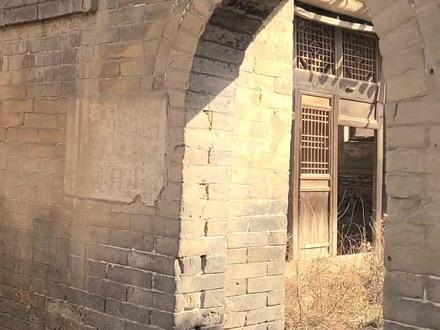 山西大山深处的一个无人村,过去应该是一个豪门巨贾。整套院落堪比一个村庄。