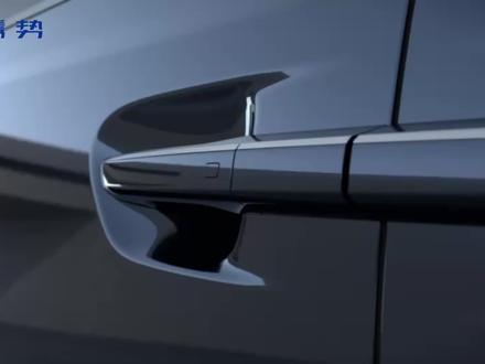 车辆上的手机无线充电功能如何开启?
#新能源豪华mpv最优选 #腾势