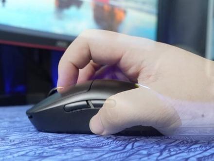 你们都怎么握鼠标的#鼠标 #游戏外设 #罗技鼠标 @抖音小助手