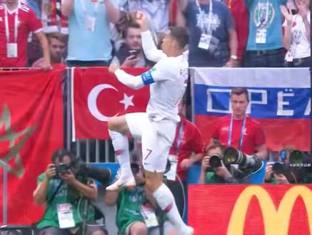 #足球的魅力 一个靠团体一个靠自己谁是球王,你品你细品