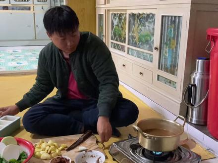 朝鲜族大酱汤,菜园子里土豆小白菜可以吃了,大米饭配酱汤辣白菜