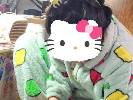 两只脚做下来 腰都直不起来了……
#美脚甲 #个人玩家美甲 #猫眼美甲 #脚部美甲