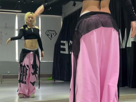 先发分解版,明天发对音乐版,好看好学,行动起来#不得不爱 #qian茜编舞 #抖音热门舞蹈计划 #镜面分解 #爵士基础