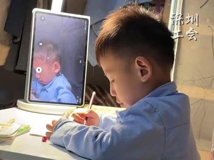 家长用“豆包”监督孩子写作业,平时一小时写完的作业十分钟就完成了(来源:深圳工会)#儿童教育 #萌娃