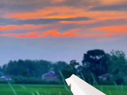 简单易折的弹射纸飞机你学会了吗? #简单易学的折纸教程 #创作者中心 #创作灵感 #折纸教程 #弹射纸飞机