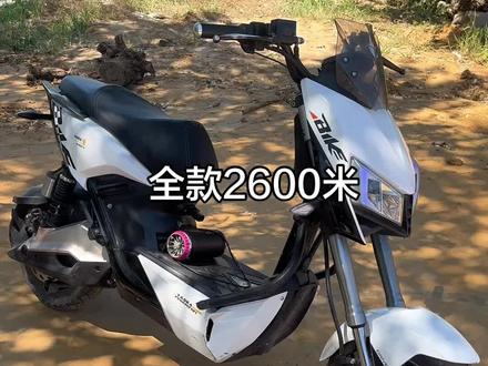24年 雅迪x5 搭载72.23的铅酸电池 可变色大灯,倒置减震 前后刹车都好用 7255控制器 续航30–40公里 不多介绍 全款价格2600米