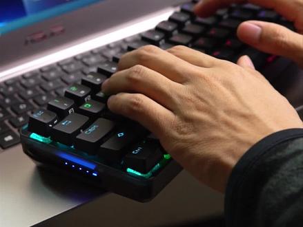 这样解锁开机,比较装x... #rog败家之眼