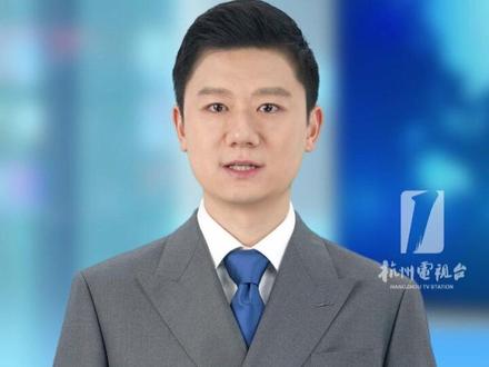 广西一公司挂标语让员工“放弃自由”,记者采访反被怼:吃饱了撑着!网友:这是入厂还是入狱?(来源:潇湘晨报 深圳卫视)