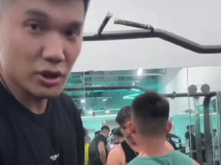 嘴哥80公斤级。引体向上46个什么水平,特种兵出生👍