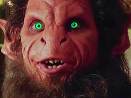 地精矮人 十分喜爱蛋糕 会在圣诞节前后变身大肆破坏#美剧格林