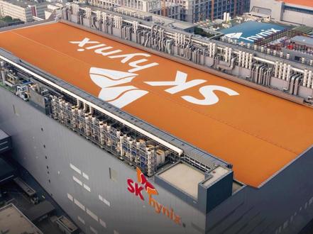 囤货商本以为能躺赚,结果被上游巨头一套组合拳打懵!内存市场上演惊天大反转。
#内存条 #囤货翻车 #商业阳谋 #海力士 #美光 #商业故事 #内存涨价 #芯片战争 #科技财经 #通货膨胀