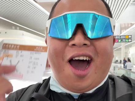 好吃到抽耳光都不放手! #蓝战非 #旅行 #vlog #交换世界计划 #野生玩家