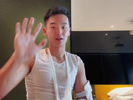 不确定性也是竞技比赛的魅力之一,摔跤在所难免,不用做手术 养好了还是条汉子,再就是这个组委会我必须要说点什么了! #公路车手的日常 #骑行vlog #生活有所期待 #中国新疆环赛里木湖公路自行车赛 #环湖赛组委会