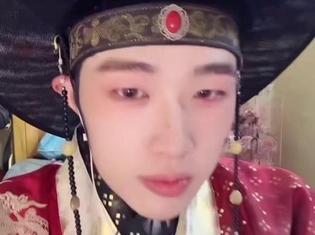 卸下葛仙村小黄鱼的身份,他还是热爱自己播音主持专业的黄三宝🎤忘记那些纷扰,来听听他的声音吧~@葛仙村npc小黄鱼(本人) #葛仙村 #小黄鱼 #npc #直播录屏分享 #播音
