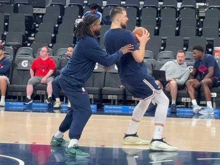 随着哈登交易,祖巴茨也还是离开了效力八年的快船,这支北伐快船的时代也终究成为了过去
#祖巴茨 #哈登 #快船 #洛杉矶快船 #nba交易