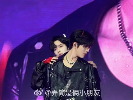 又是一个大夜等着我熬😉
#Desire4永恒开端曼谷演唱会