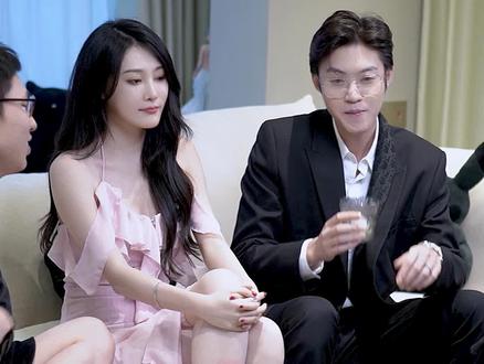 《独家专访失野晶&孙冰法》霸总小说走进现实,我磕的cp这次是happyending了!#大白show #孙冰法 #失野晶 #爱情 #孙冰法求婚